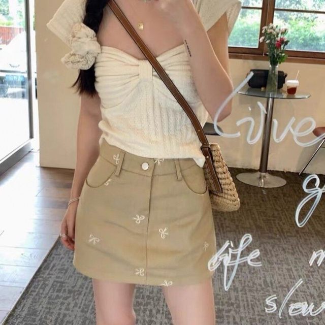 Khaki bow embroidered denim skirt for women in summer new high-waisted slim sweet A-line skirt anti-exposure short skirt
