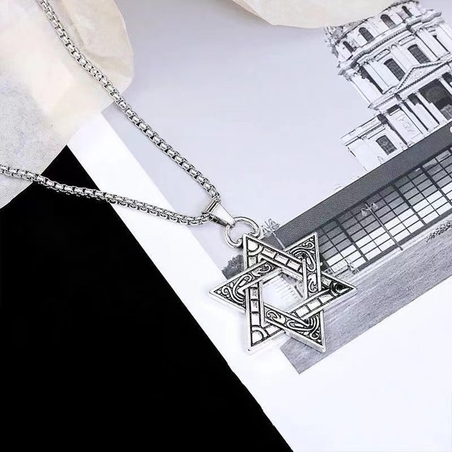 Retro hiphop European and American bar hip-hop trendy accessories double-sided hexagram necklace men and women titanium steel jewelry men
