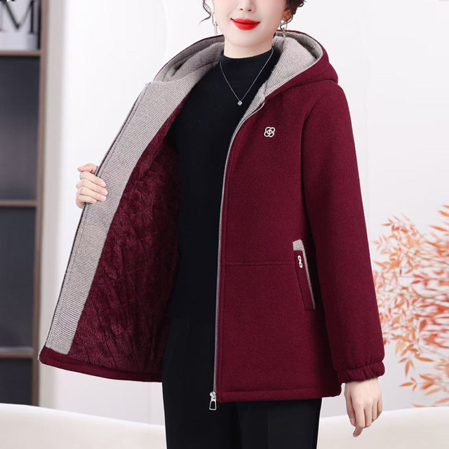 
Middle-aged and elderly mother's winter clothing plus velvet thickened jacket for women, fashionable, warm, casual cotton clothing, hooded top for women