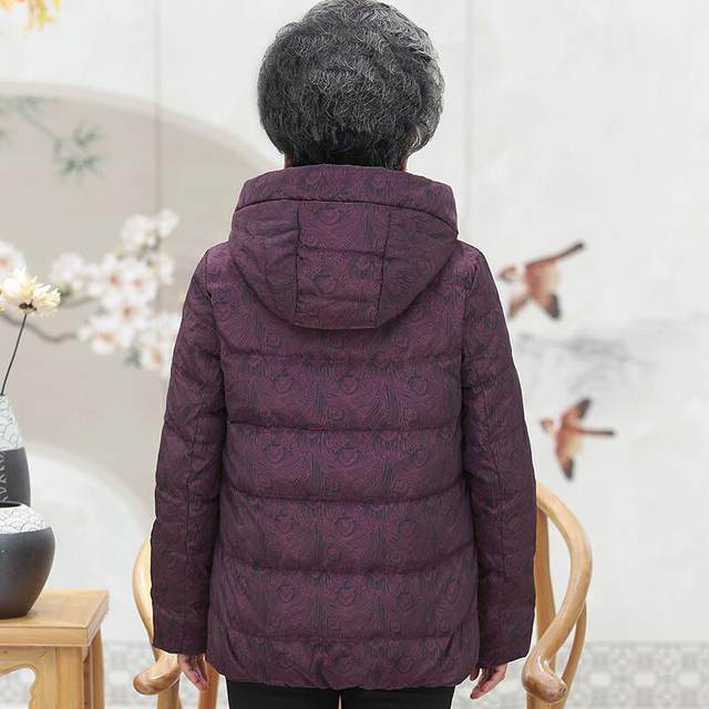 Old lady down jacket grandmother's short middle -aged and elderly cotton clothes female 60 -year -old 80 mother loose winter jacket
