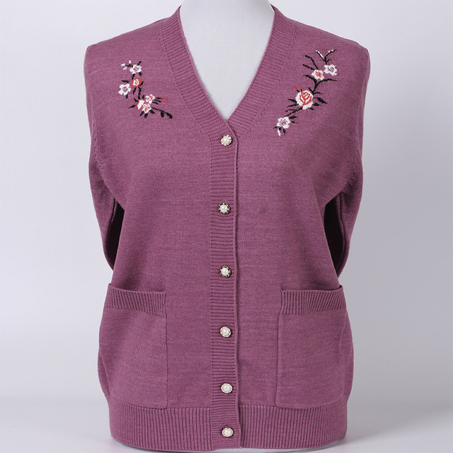 Spring clothing for the elderly, mother's sweater cardigan, V-neck granny wear, thin wool knitted bottoming shirt, clothes for the elderly