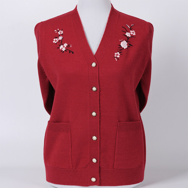 Spring clothing for the elderly, mother's sweater cardigan, V-neck granny wear, thin wool knitted bottoming shirt, clothes for the elderly