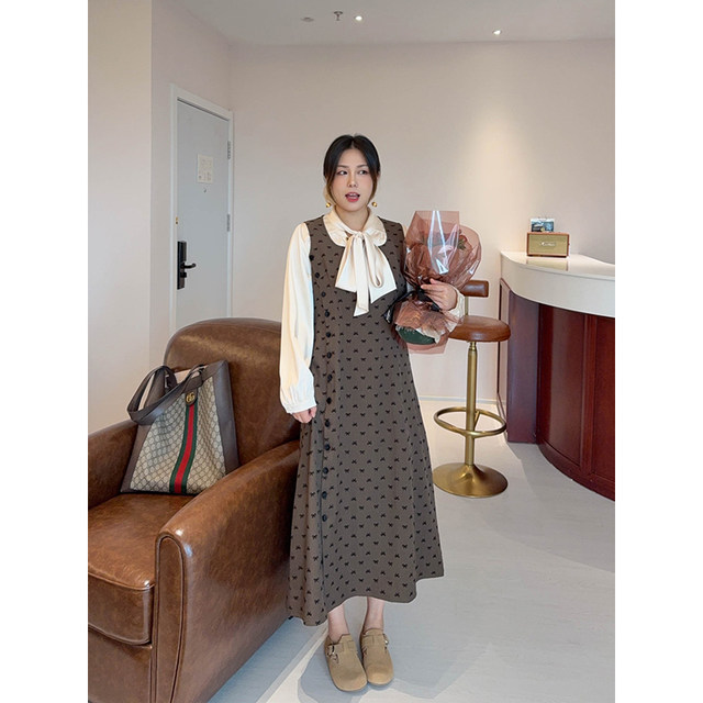 vogana Cannes home large size original sweet three -dimensional bow U -collar loose and thin side buckle A version vest skirt autumn
