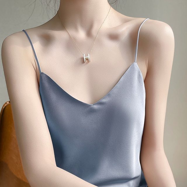 Really silk suspender vest female inside sunding base sitrium satin -in summer V -neck design sensuality outside wearing top