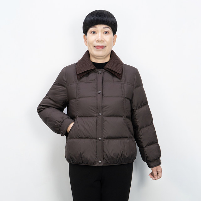 Mother in her 50s winter down jacket short casual and warm 2025 new middle-aged women's down jacket white duck down