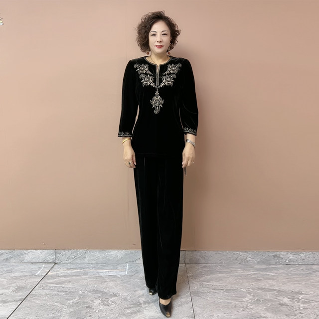 
High-end ethnic style mother outfit velvet embroidered top wide-leg pants in autumn new mid-sleeved shirt large size two-piece set