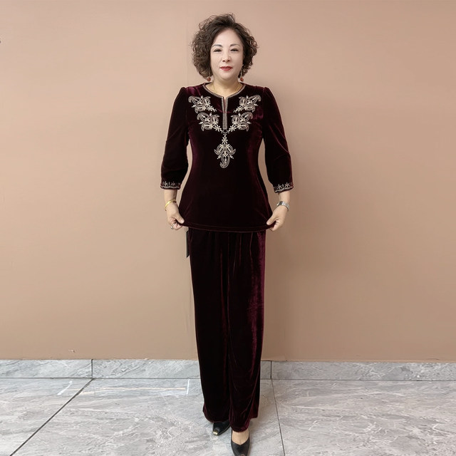 
High-end ethnic style mother outfit velvet embroidered top wide-leg pants in autumn new mid-sleeved shirt large size two-piece set