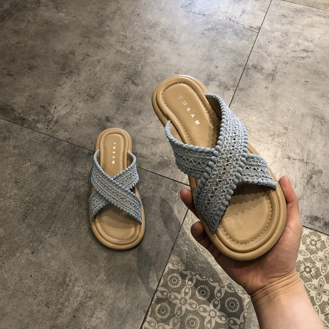 2025 new ethnic style sandals summer retro woven cross bohemian student flat flip flops
