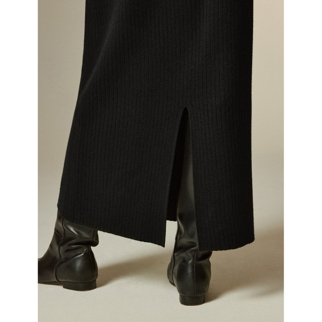 Inman slit straight hip-covered skirt 2024 winter women's clothing new elegant and versatile slim knitted one-step skirt

