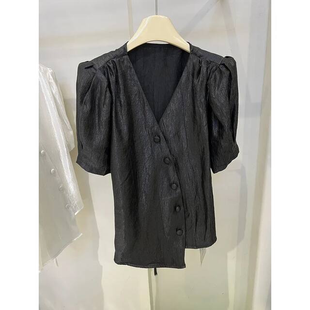 High-end V-neck slanted button short-sleeved shirt for women's summer 2025 new fashionable irregular lace-up waist-closing shirt top
