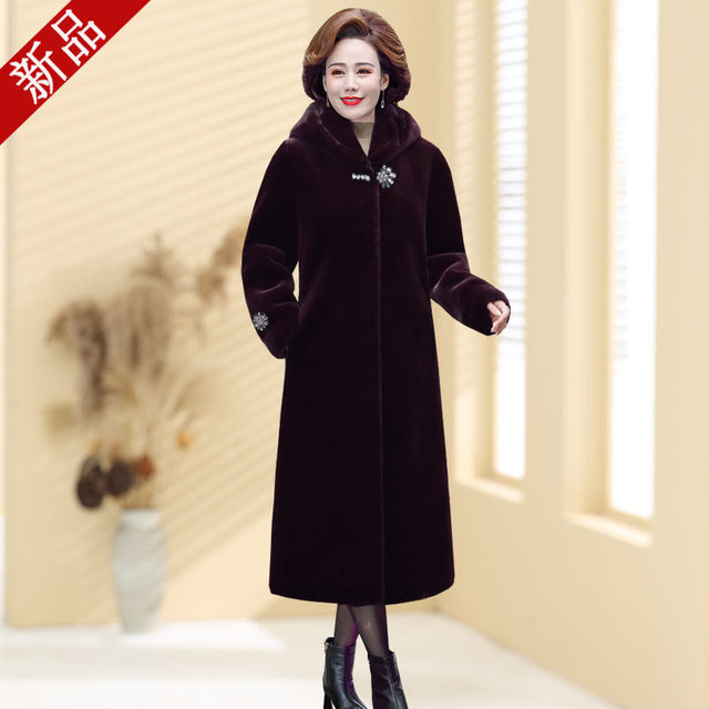 2025 new mother's clothing mink velvet mink long coat middle-aged and elderly women's fur coat thickened whole mink