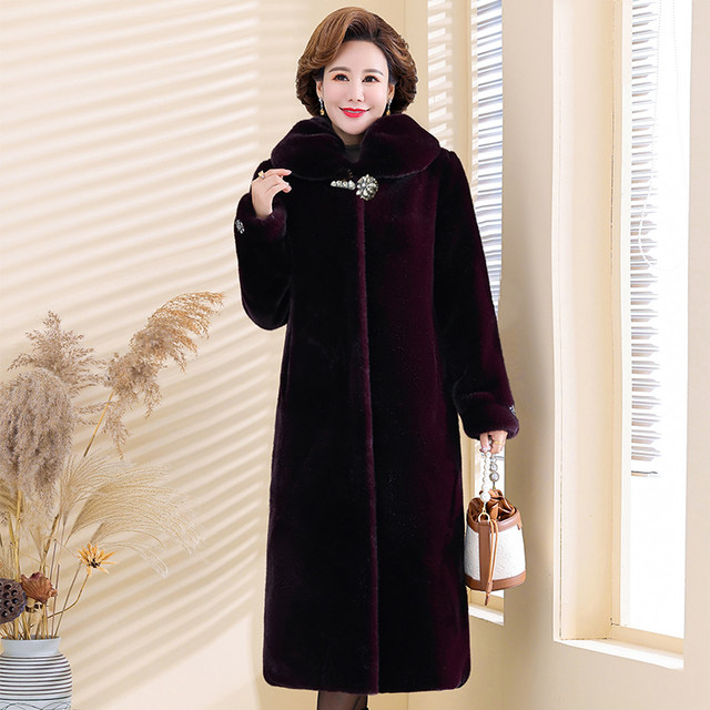 2025 new mother's clothing mink velvet mink long coat middle-aged and elderly women's fur coat thickened whole mink