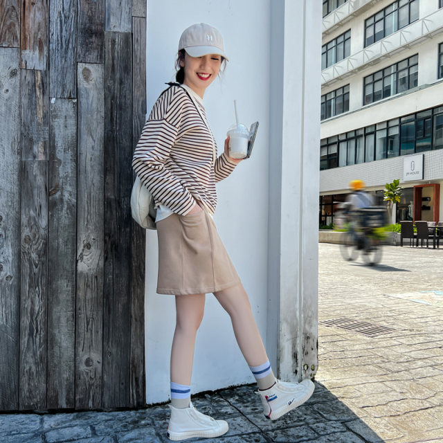 Khaki skirt for women spring and summer short small person with high waist anti-exposure loose large size straight skirt casual short skirt
