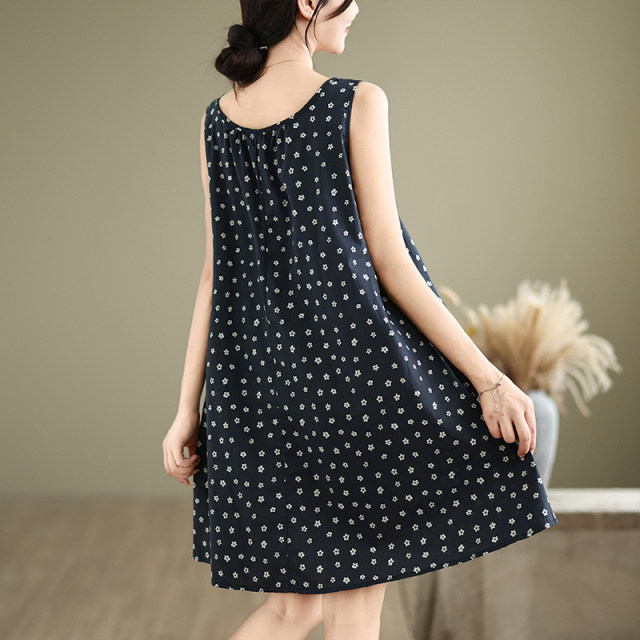 Literary retro small floral sling dress female summer loose and casual, cover belly sleeve -free vest, long top
