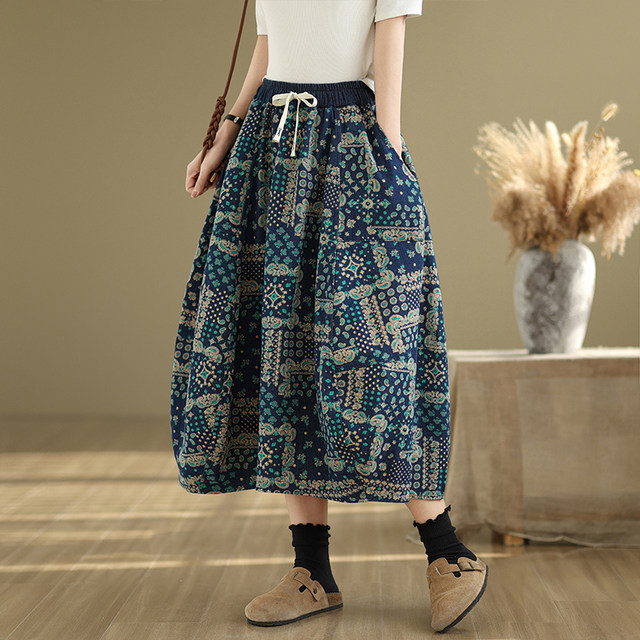 Large size fat mm retro printed denim skirt for women spring and autumn flower bud skirt high waist covering belly to make them look slim A-line skirt trendy
