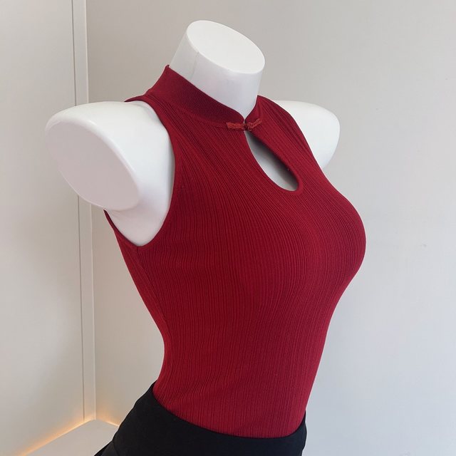 Red and white during the New Year!! New Chinese style cheongsam buckle hollow pit strips cut shoulders slim and pure vest summer