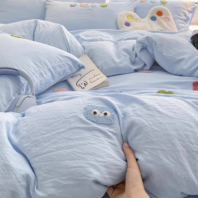 
Class A pure cotton four-piece cartoon towel embroidered quilt cover skin-friendly washed cotton student dormitory maternal and infant grade bedding