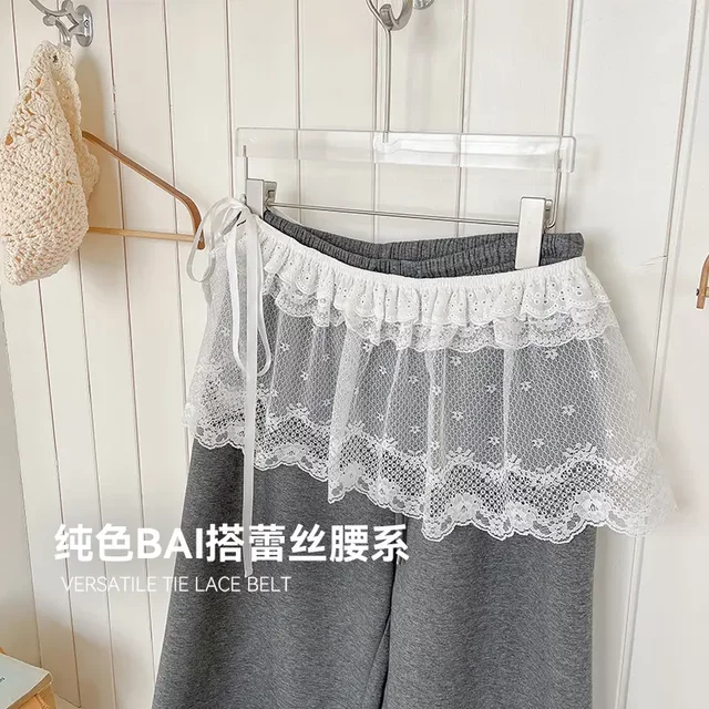 Design sense layered lace butt curtain spring and summer thin solid color sweet puffy short skirt white lace outer short skirt
