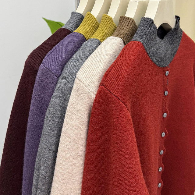 Middle-aged mother winter fashion half turtleneck bottoming shirt 2025 new middle-aged and elderly women velvet thickened warm sweater