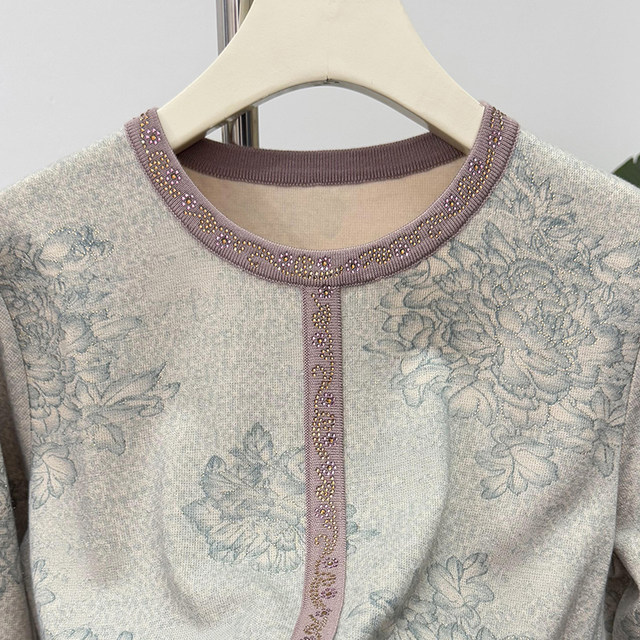 Fashionable mother autumn clothes floral long-sleeved knitted top noble mother-in-law clothes round neck T-shirt middle-aged and elderly women's base shirt