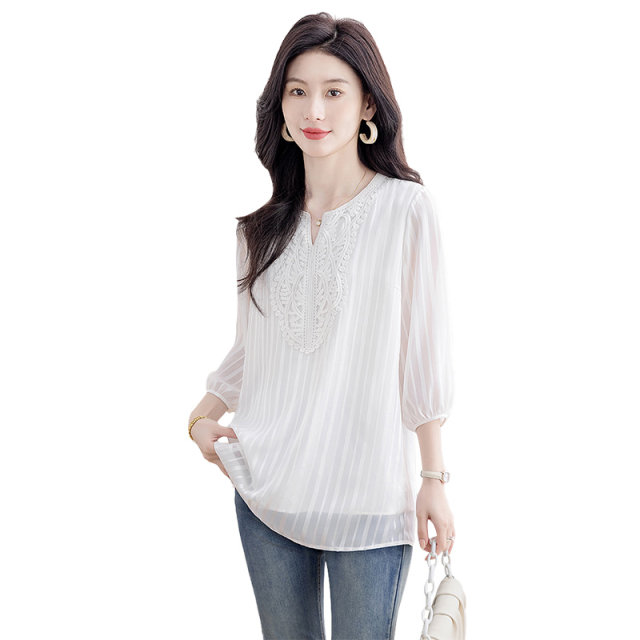 Silk Cypress Stripe Shirt 2025 Spring New Women's Lace Spliced ​​Temperament Commuting Fashion Seven-Cross Sleeve Top