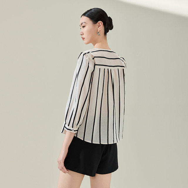 Black and white striped V-neck design shirt for women MOFAN 2025 spring new three-quarter sleeve casual shirt to make you look thin
