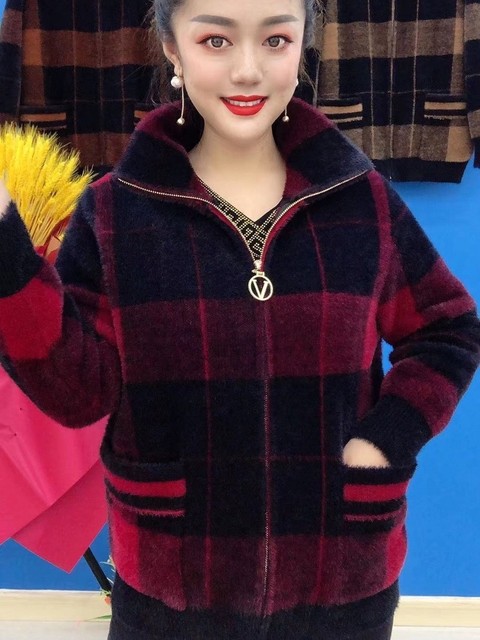 Mom's autumn and winter imitation mink short jacket new large plaid age-reducing fashion middle-aged and elderly women's woolen short jacket