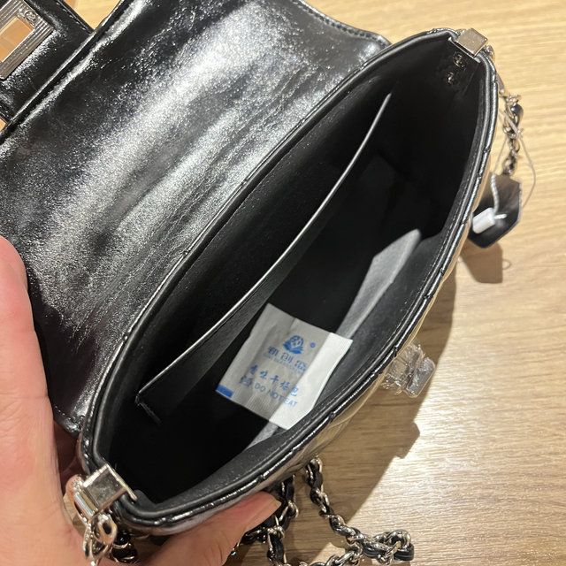 2025 new women's bag classic diamond chain bag small fragrance chain small square bag high-end lock mobile phone bag