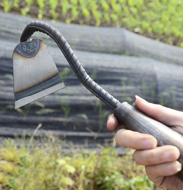 Household small gardening outdoor farm tools agricultural tools weeding digging soil planting vegetables and flowers dual-purpose land reclamation hoe artifact