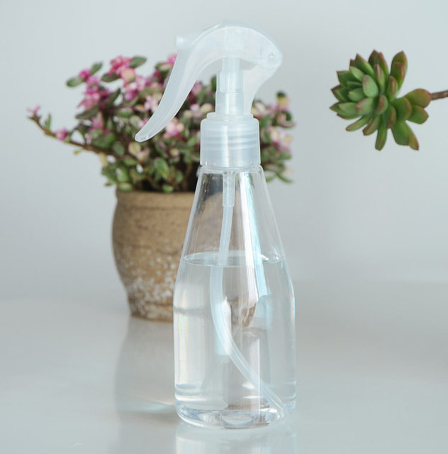 Gardening spray bottle water spray small flower watering can spray succulent small watering can sprinkle watering 200 ml