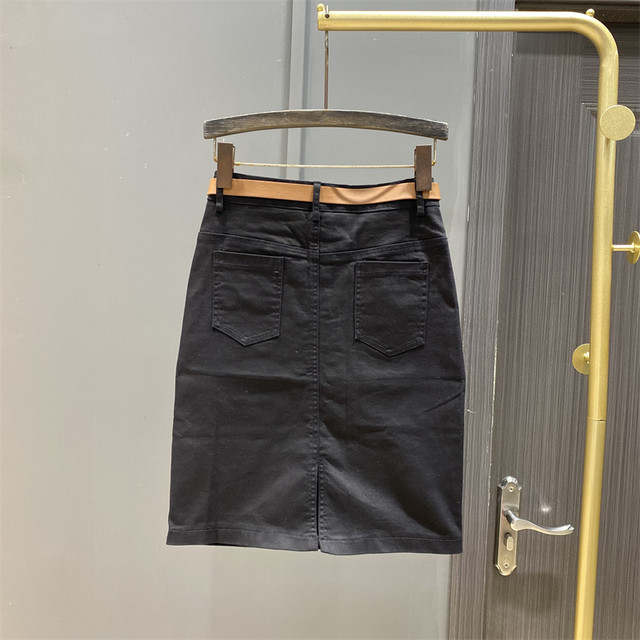 2025 spring and summer fashionable big red denim skirt women's high waist elastic mid skirt makes them look thin and one-step hip-wrapped skirt