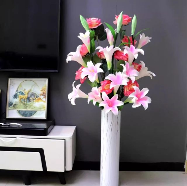 Simulated lilies, roses, dried flowers, fake flowers, simulated flowers, home living room, floor-standing silk flower set, vase set