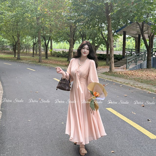 Tatou Studio slightly fat large size Korean gentle pink white and slim dress