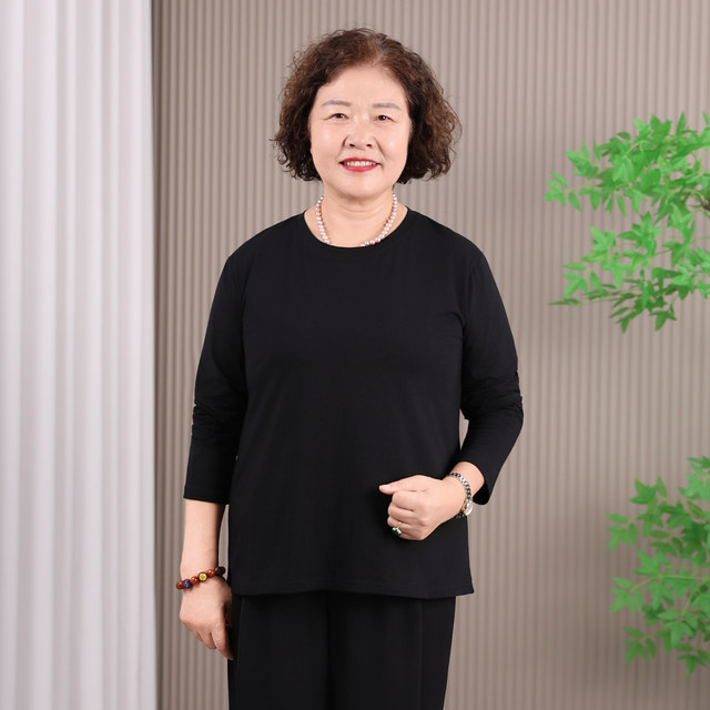 2025 new autumn pure cotton long-sleeved T-shirts for middle-aged and elderly mothers large size belly-covering bottoming shirts solid color thin autumn clothes