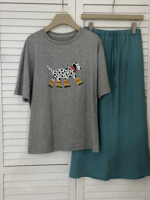 Summer laziness, loose spots, puppy printed gray T -shirt women's round neck fun, plump short sleeve top
