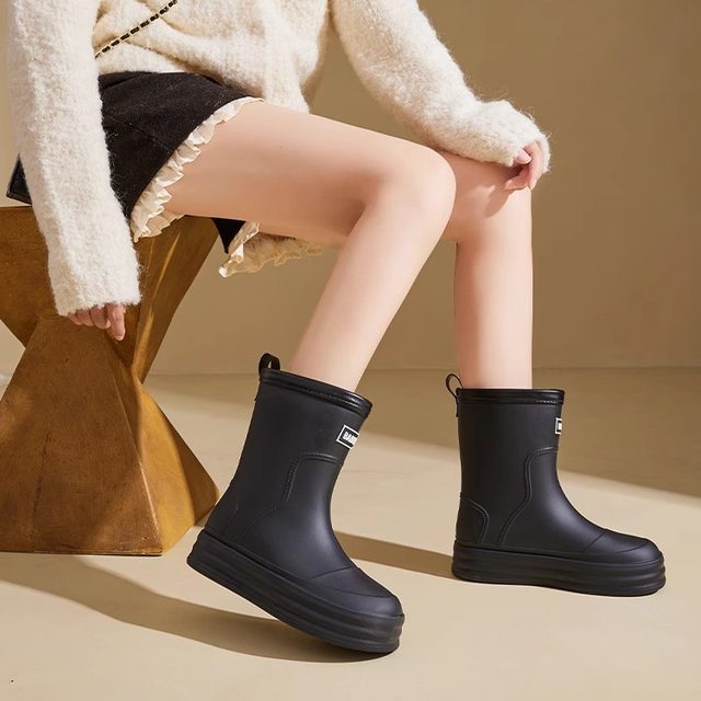 
Fashionable rain boots for women new style mid-tube wear-out adult tie-out warm wear-resistant rubber shoes water shoes waterproof anti-slip rain boots