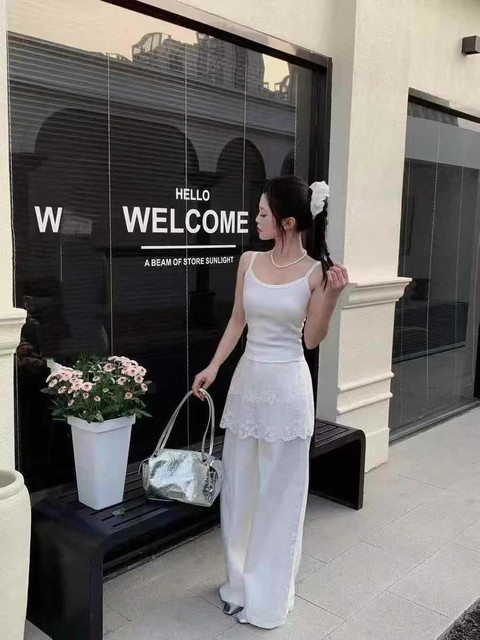 Yueyuejia 9056 summer new threaded cotton fabric spliced ​​lace lace inner strap vest layer layer layer ins
