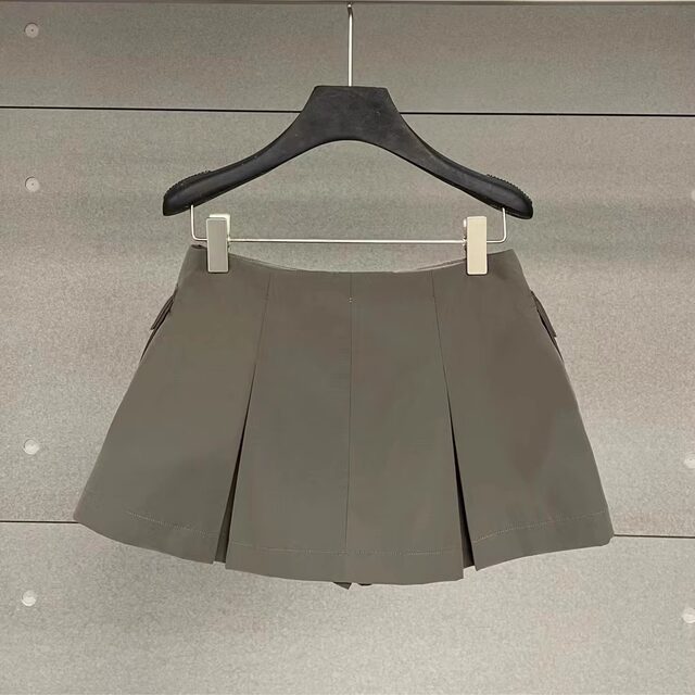 2025 summer new workwear short skirt for women Korean style niche design three-dimensional pocket versatile high-waisted A-line skirt