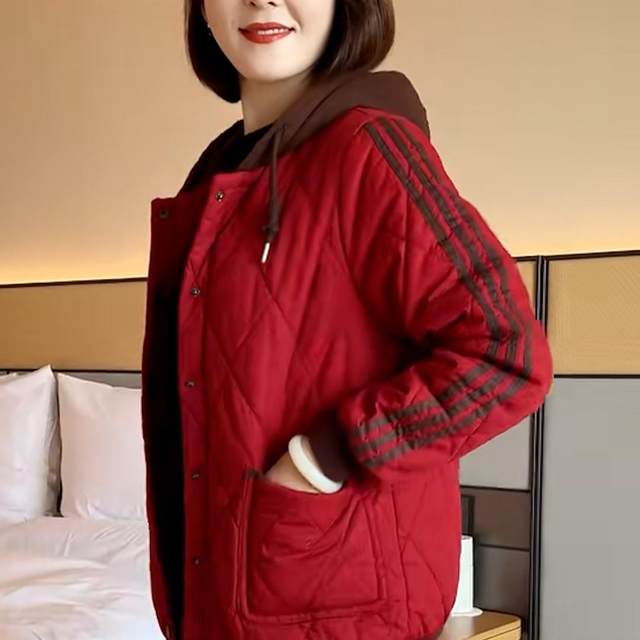 Middle-aged mothers wear thickened hooded large-size cotton jacket for winter middle-aged and elderly people to reduce age and make them look slim and short jacket
