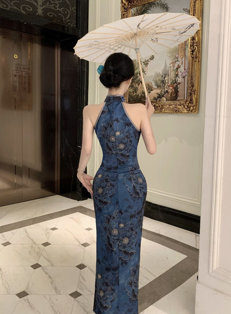 The new Chinese national style tither the satin digging shoulder to improve the slim cheong cheong cheong cheongs, the waist dress, the long skirt of the Lanling King
