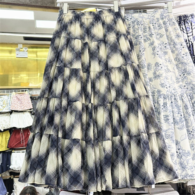 Retro plaid chiffon skirt with pockets for women's spring and summer new rubber waist diamond plaid mid-length large hem skirt