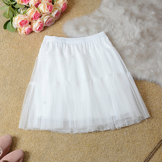 High-waisted short skirt for women in spring and summer new mesh skirt versatile skirt pleated fluffy cake skirt anti-exposure pants skirt