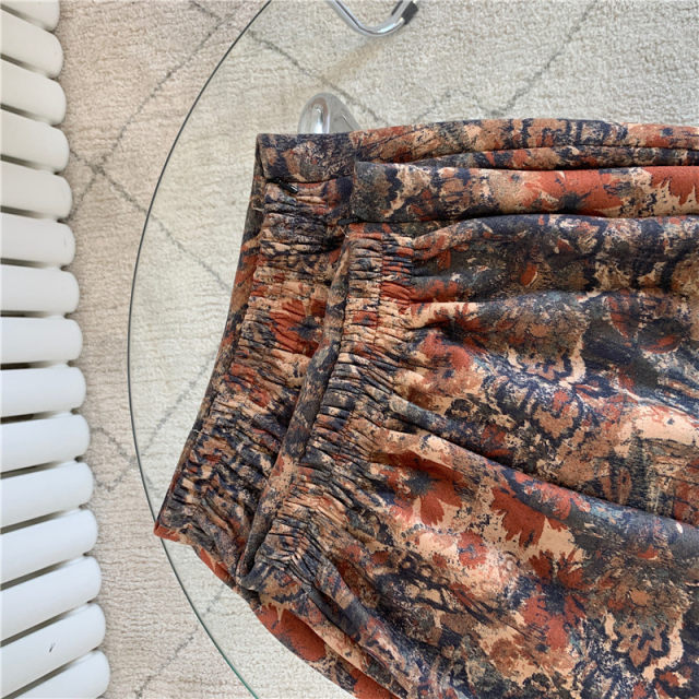 Oil painting printed skirt Female autumn and winter covers thin split middle skirt student A -line hip skirt large size short skirt tide
