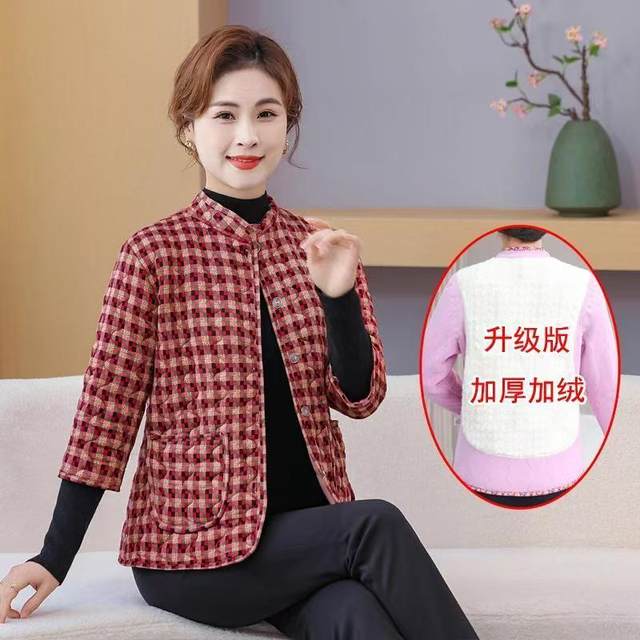 Middle-aged and elderly women's autumn and winter velvet thickened vest mother's clothing warm three-quarter sleeve cotton coat camel velvet cotton vest jacket