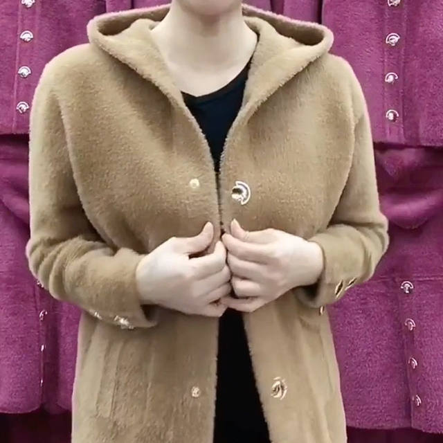 2021 Autumn and Winter Internet celebrity popular imitation mink velvet middle-aged mother's wear short style fashionable loose hooded jacket trendy