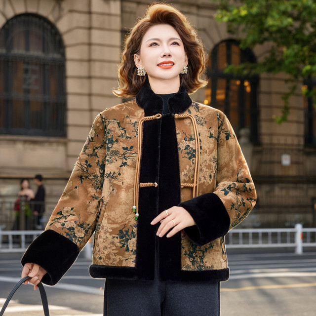 
Chinese style mother's winter fur all-in-one reversible coat for middle-aged and elderly people plus velvet and thickened national style gold mink velvet coat for women