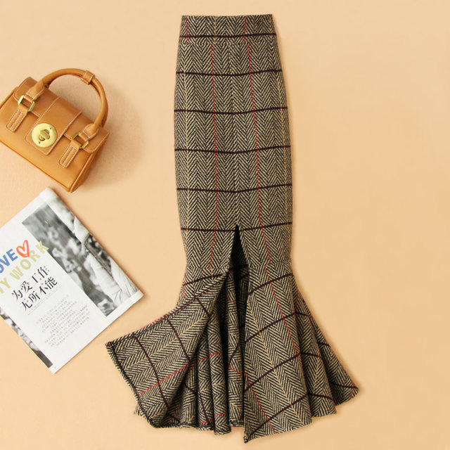 Retro plaid thickened woolen fishtail skirt winter long plaid skirt slit ruffle edge hip long skirt women