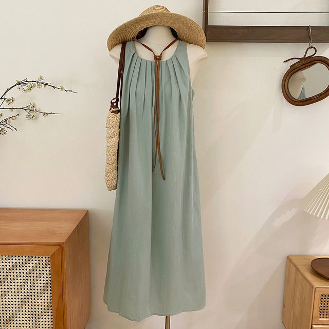 French holiday style neck halter sleeveless vest dress for women's summer niche loose slim pleated beach skirt