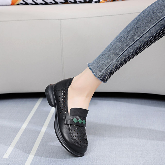 Da Yaya Large size women's shoes 41-43 foot wide feet fat head layer cowhide hollow retro flat bottom Lefu shoes 5231-3
