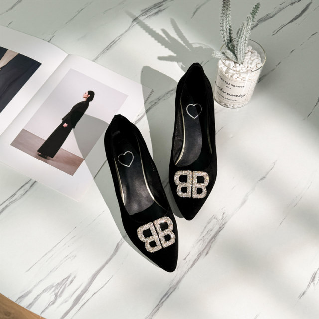 Wide fat feet large size women's shoes 41-43 preferred 2025 spring new genuine leather thin heel pointed-toe shoes 25-166